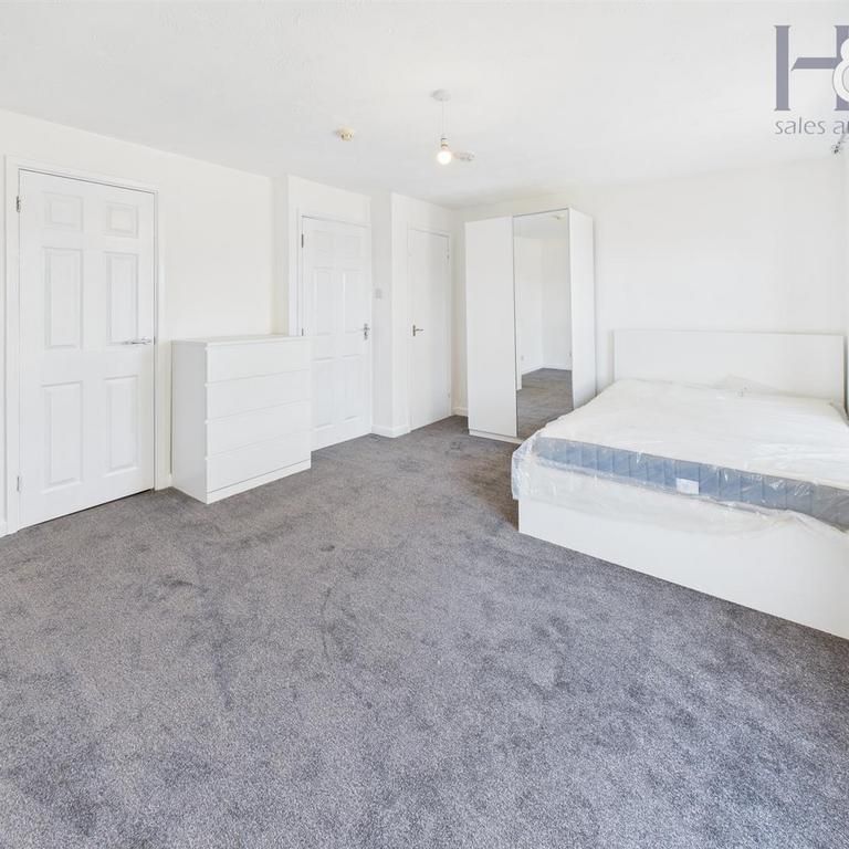 4 bedroom terraced house to rent - Photo 1
