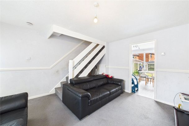 Midwinter Close, Tilehurst, Reading, Berkshire, RG30 - Photo 1
