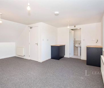 5 bedroom semi-detached house to rent - Photo 2