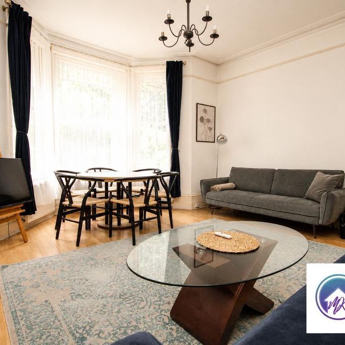 3 Bedroom Flat To Rent - Photo 1