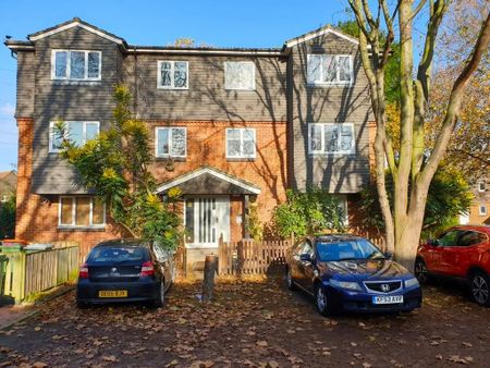 Emerald Close, London - Photo 2