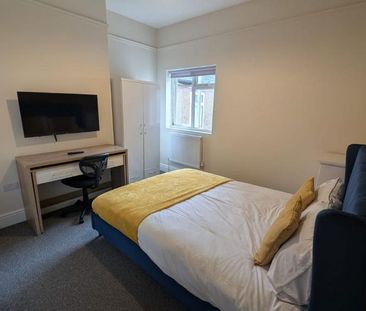 1 bedroom in a house share to rent - Photo 3