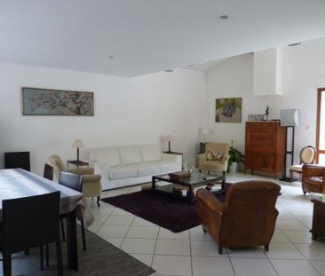 Location Maison 7 pièces 170m² TASSIN LA DEMI LUNE 69160 - Photo 2