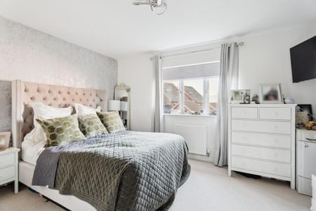 3 bedroom end of terrace house to rent - Photo 4