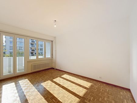 Très joli 5 pièces au 5ème, rafraichi, avec balcons - Photo 5
