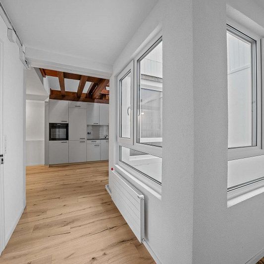 Sanierte 3.5-Zimmer-Wohnung mit traumhaftem Seeblick - Photo 1