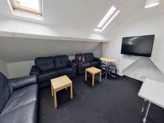 10 bedroom house share to rent - Photo 1