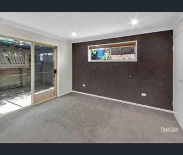 Private Brick Family Home In Quiet Cul-De-Sac - Photo 2