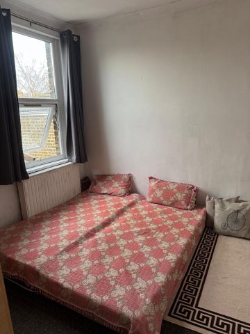 Room in a Shared House, Monega Road, E7 - Photo 5