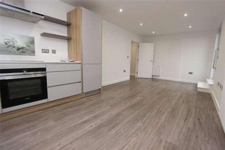 London Road, Leigh-on-sea, Essex, SS9 - Photo 5