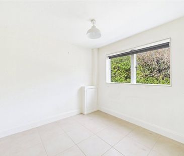 Back Lane, Bradfield, Reading, Berkshire, RG7 - Photo 3