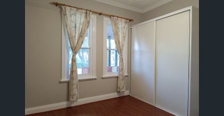 Spacious family home - Photo 4