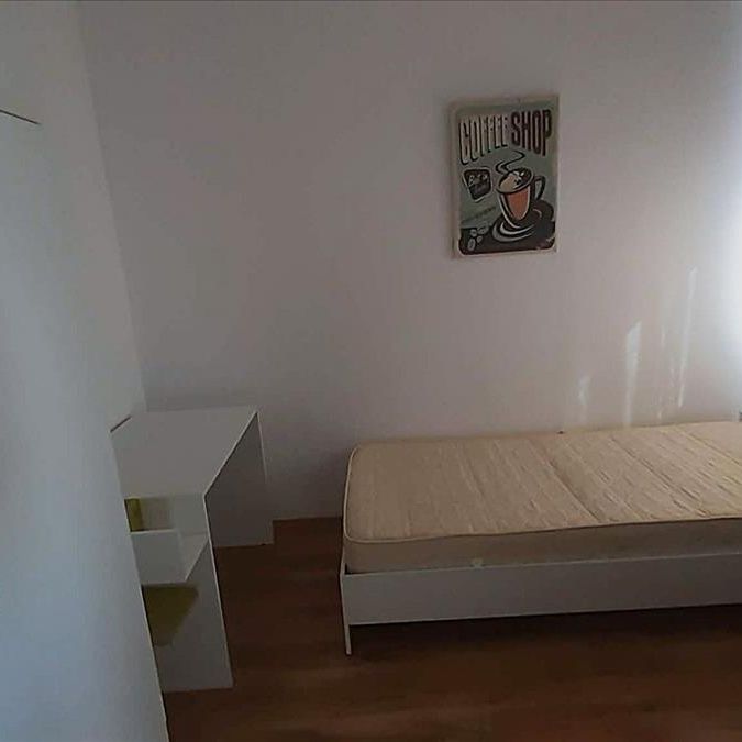 Kiadó felújított panel lakás - Debrecen - Fotó 1