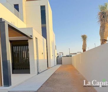 High-end Design | Corner | Keys in Hand | Vacant - Photo 6