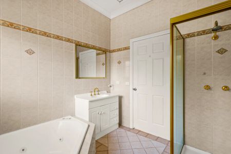 Townhouse living - Photo 4