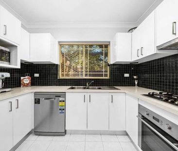 Oversized Spilt Level Townhouse - Photo 4