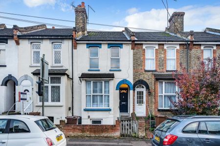 1 bedroom in a house share to rent - Photo 5