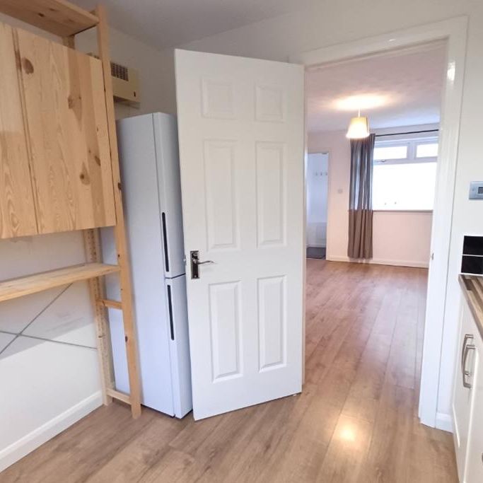 2 bed flat for rent in Maybury - Photo 1