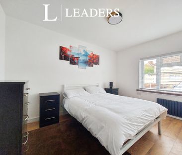1 bedroom room to rent Hedingham Road, Dagenham, RM8 - Photo 5