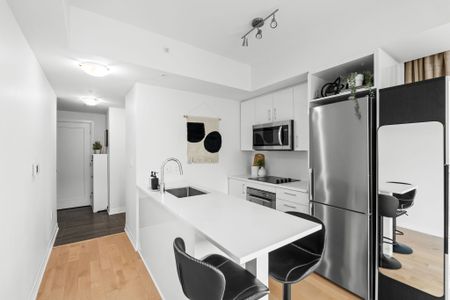 For Lease - 805 Carling Avenue Unit# 701, Dows Lake - Civic Hospital and Area, Ontario - Photo 2