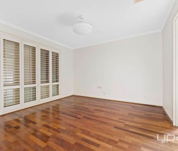 Prime Location - Close to Watergardens, Keilor Central & Brimbank P... - Photo 6