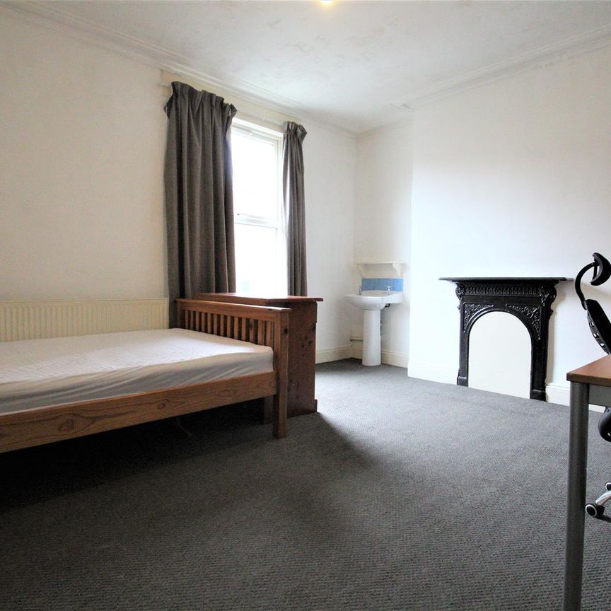 Providence Avenue, Woodhouse, LS6 2HN, Leeds - Photo 1