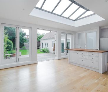 4 bedroom semi-detached house to rent - Photo 5