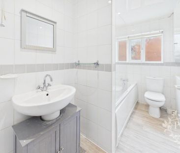 2 bedroom semi-detached house to rent - Photo 6