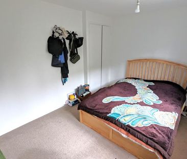 Thorsden Close, Woking - 2 bedrooms Property for lettings - Seymours - Photo 5