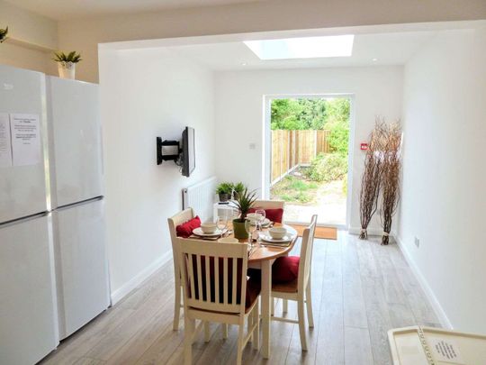 North Place Room 5 - Photo 1