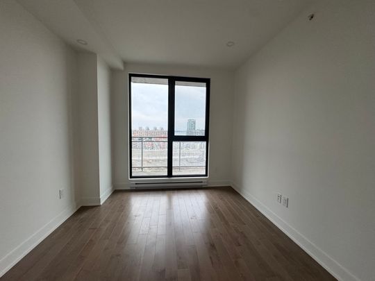 Unit 1002: Entire unit - Photo 1