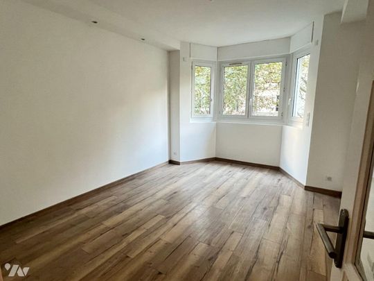 À louer, bel appartement deux pièces entièrement refait à neuf, situé avenue Ledru-Rollin, dan... - Photo 1
