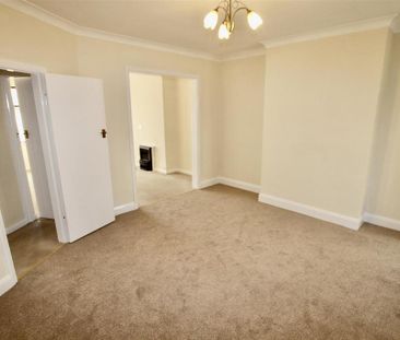 2 bedroom semi-detached bungalow to rent - Photo 3