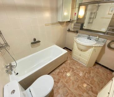 Calle del Cabo Machichaco, Madrid, Community of Madrid 28053 - Photo 6