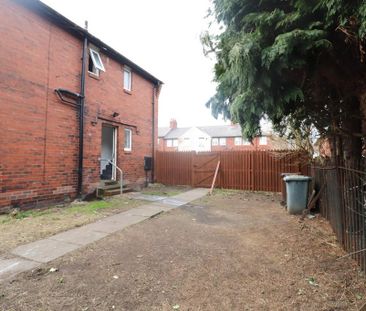 2 bedroom end of terrace house to rent - Photo 4