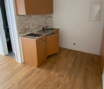 Ideal auch für eine 2erWG! Helle, schöne 2 Zimmer-Wohnung mit Balkon in idealer Lage zur Innenstadt+Bahnhof, Westanlage 20, Gießen - Photo 3