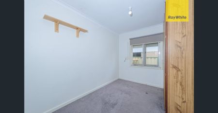 Cozy Home With A Great Shed - Photo 4