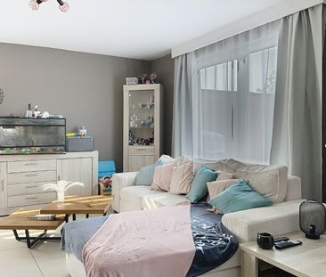 Duplex met 1 slaapkamer, groot terras en parking - Photo 3