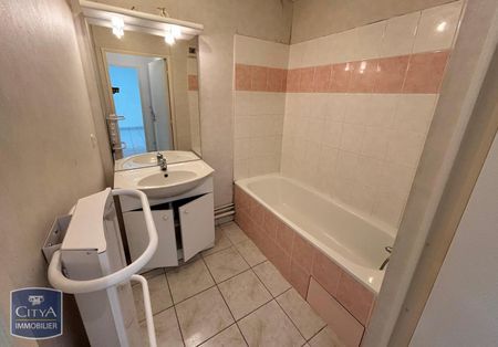 Location Appartement 2 pièces 47m² BRESSUIRE 79300 - Photo 4