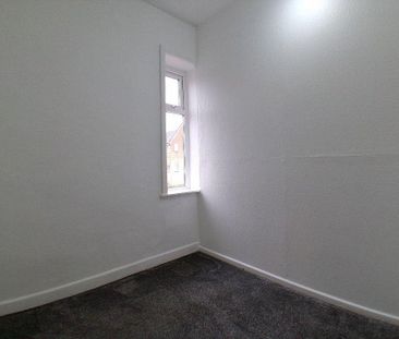3 bedroom end of terrace house to rent - Photo 4