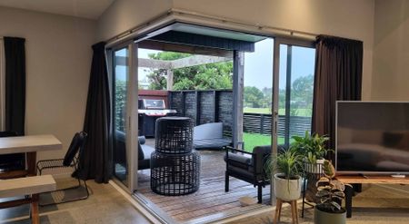 Spinnaker Bay Family Living - Photo 5