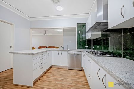 5 Bedroom Family Home - Photo 4
