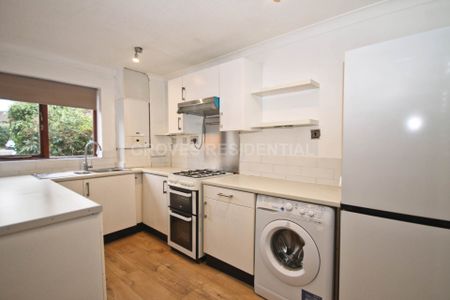 Price £1,500 pcm - Available Now - Unfurnished - Photo 5