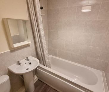 2 bedroom semi-detached house to rent - Photo 4