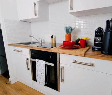 Gold Courtyard Studio, Floors 3-5 - Photo 4