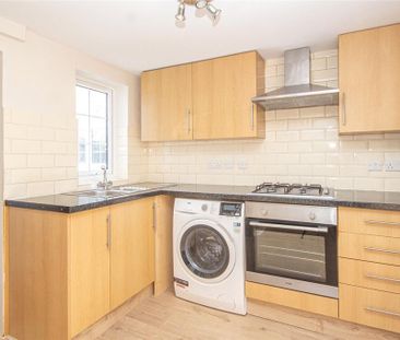 2 bedroom semi-detached house to rent - Photo 2