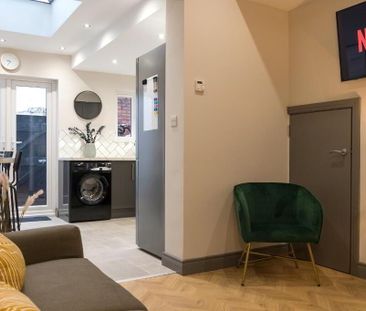 Room 4, 42 Grace Avenue, Belfast, BT5 5JH - Photo 5