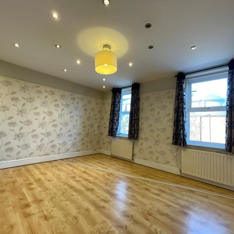 4 bedroom apartment to rent - Photo 1