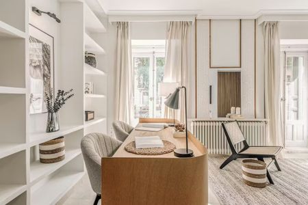 Calle de Almagro, Madrid, Community of Madrid 28010 - Foto 3