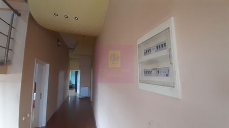 Două Etaje în Vilă în zona Voluntari de Închiriat - Fotografie 5